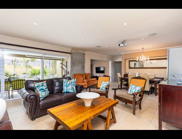 3 BEDROOM HOUSE FOR SALE IN WEST BEACH